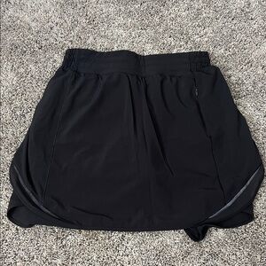 Lululemon Women’s Hotty Hot HR Skort. Like new. Size 6.